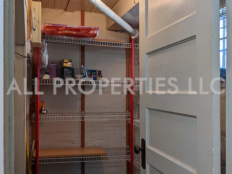 557 S Race St — Photo 28