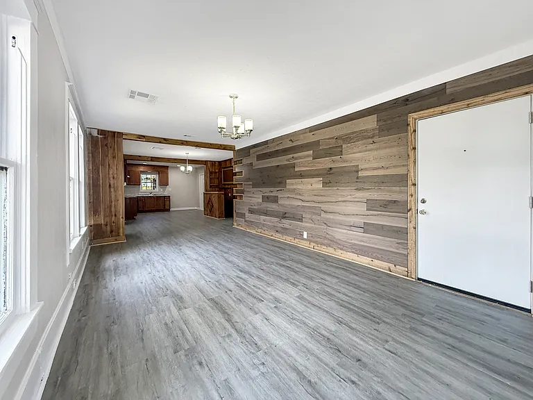 304 Stimpson St — Photo 11