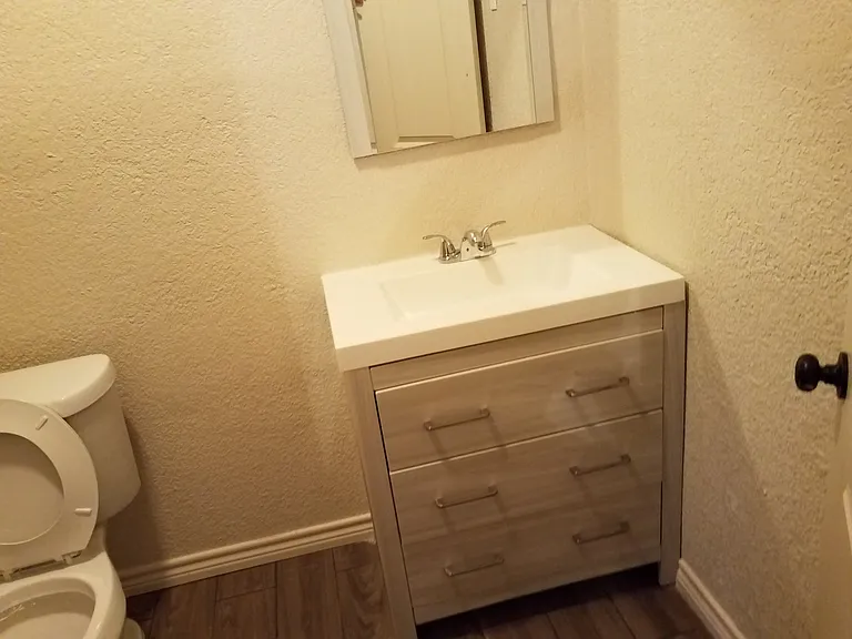 418 E Highland Blvd #B — Photo 16