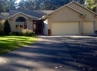 1745 Roberts Ln, Abrams, WI 54101