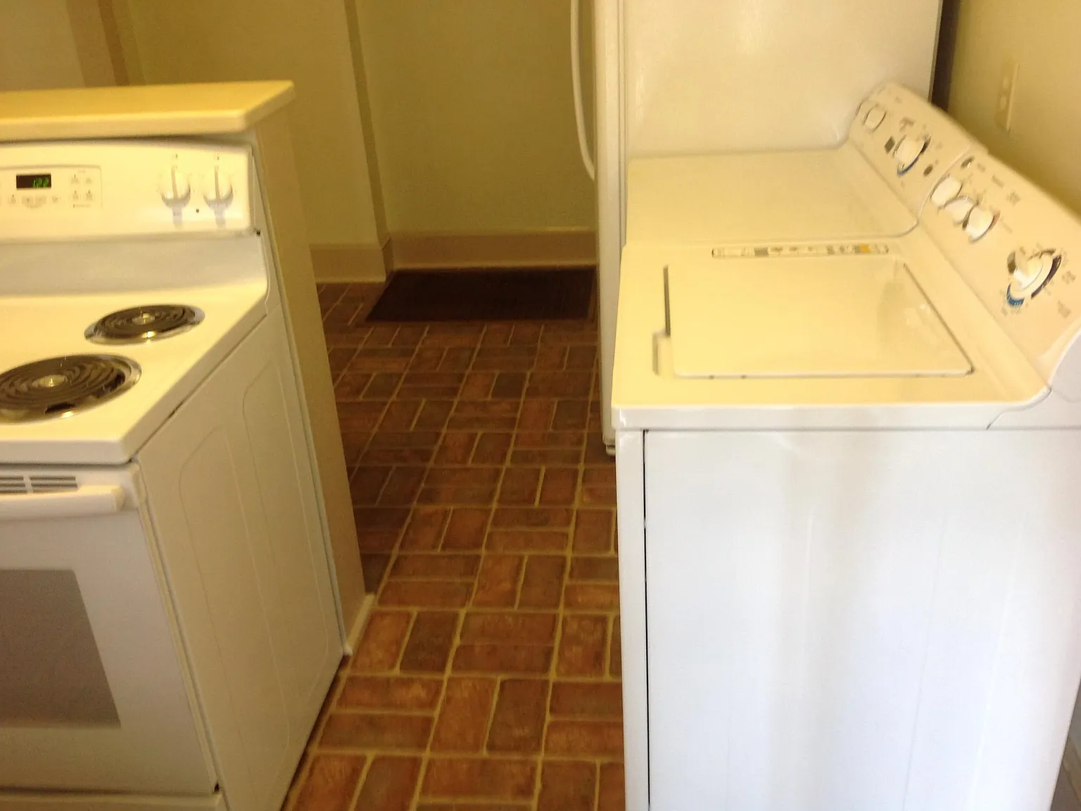 2 bed, 925 sqft, $1,350 — Photo 4