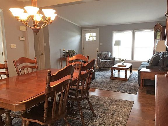 4th image of 28 Fieldwood Dr