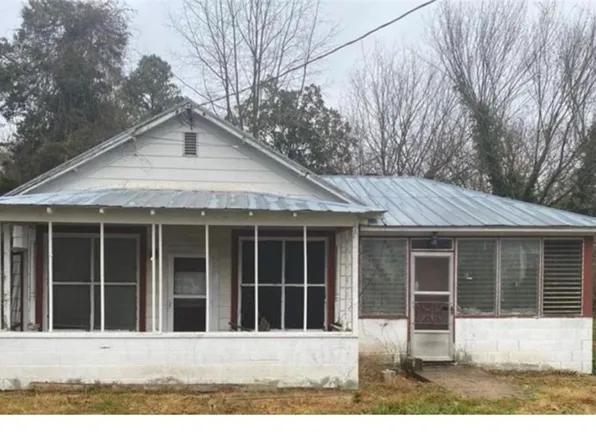 39 Mancha Ave, Claremont, VA 23899