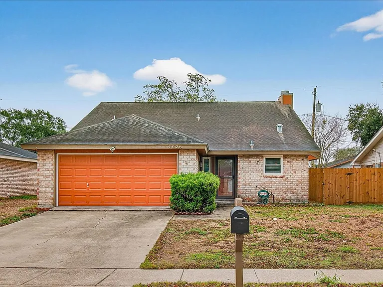 4026 Northwood Dr — Photo 1