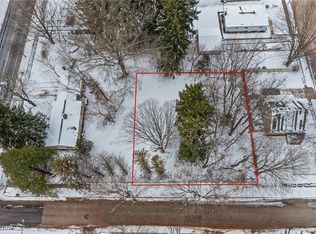 Burbank Ave, Akron, OH 44305