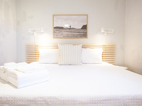 Bed linens and bath towels provided!