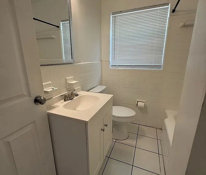 1252 Eldridge St — Photo 17