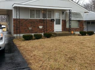 10462 Spring Garden Dr, Saint Louis, MO 63137