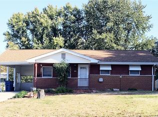 1008 S 6th St, Saint Charles, MO 63301