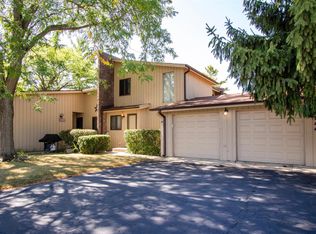 2S644 Enrico Fermi Ct #12B, Warrenville, IL