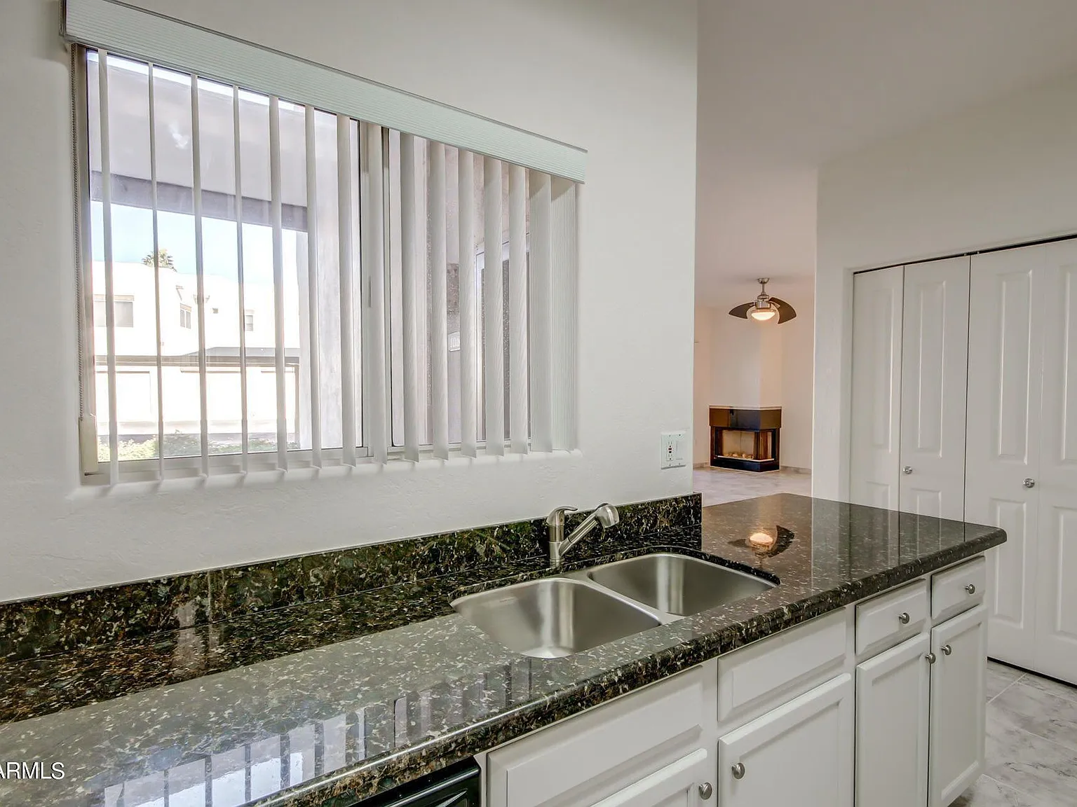2 bed, 2.0 bath, 1301 sqft, $1,880 — Photo 3