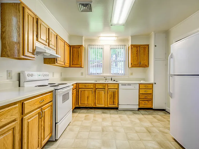 Dahlgren Townhomes — Photo 6