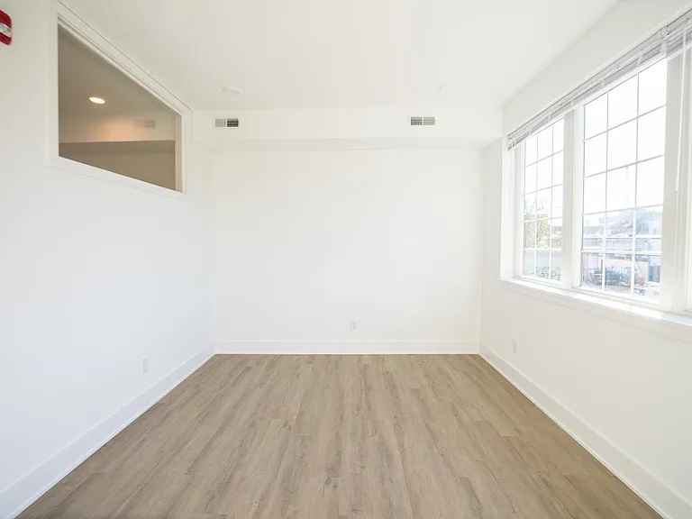 1324 Frankford Ave — Photo 41