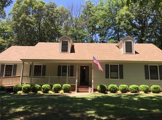 1612 Rayanne Dr, North Chesterfield, VA 23235