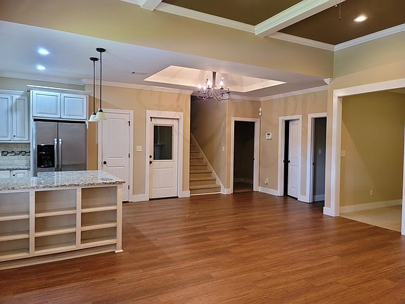 3rd image of 207 Cheshire Dr