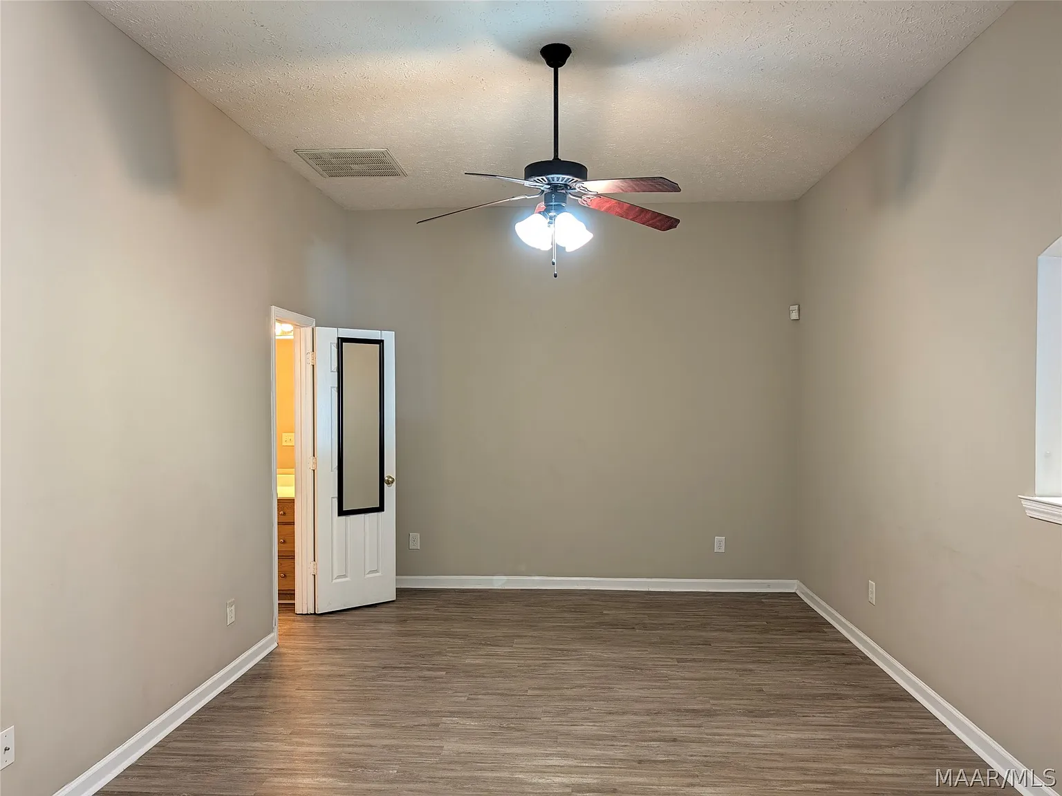 1 bed, 1.0 bath, 861 sqft, $800 — Photo 4