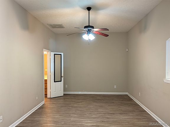 4th image of 217 Pine St