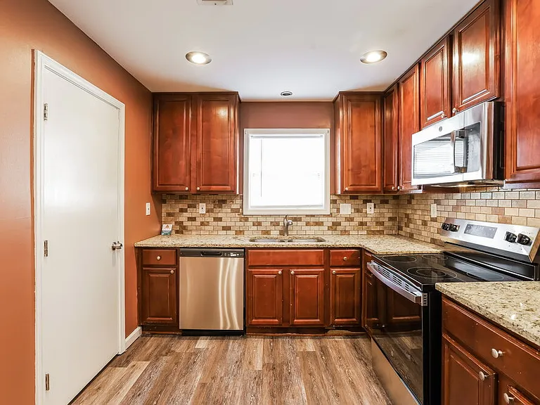 2410 Ozark Trl SW — Photo 7