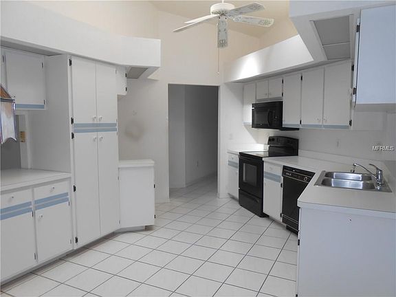 5th image of 18409 Hottelet Cir