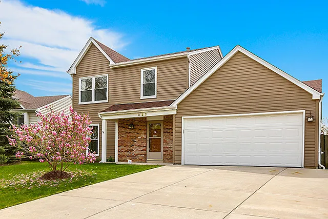 222 Iris Dr photo 1