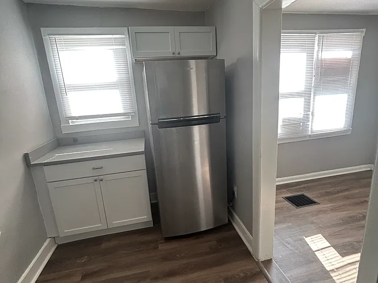 42 W Talbott St — Photo 6