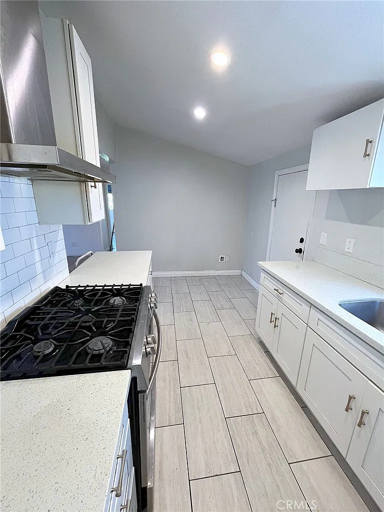 4 bed, 1160 sqft, $4,500 — Photo 4