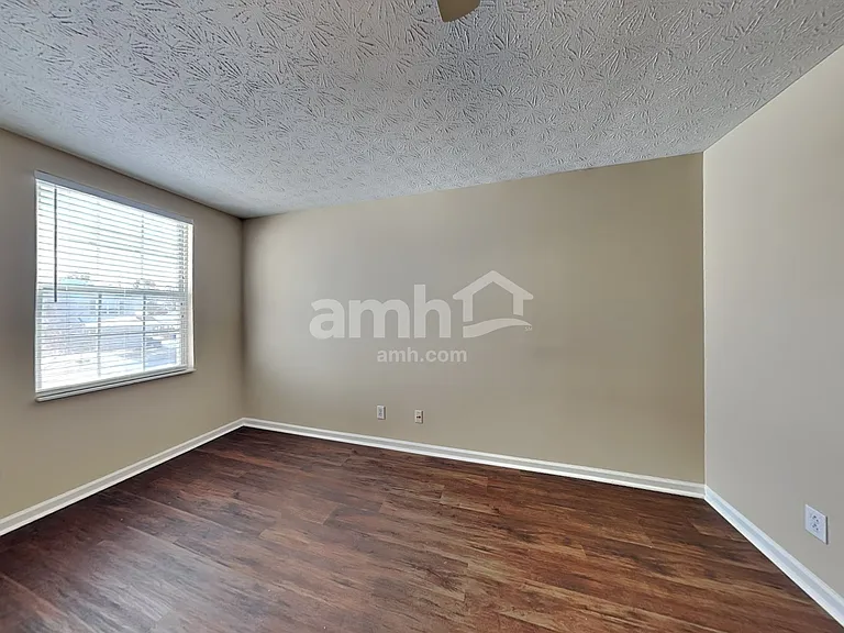 11408 Loudon Ln — Photo 20