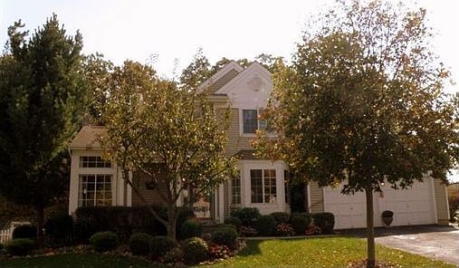 1st image of 34 Crestwood Cir