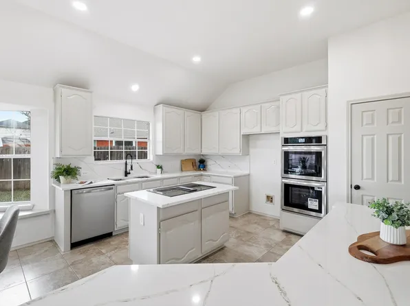 833 Tealwood Cir, Flower Mound, TX 75028