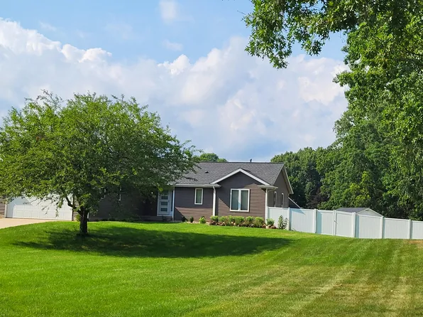 1027 Barton St, Otsego, MI 49078