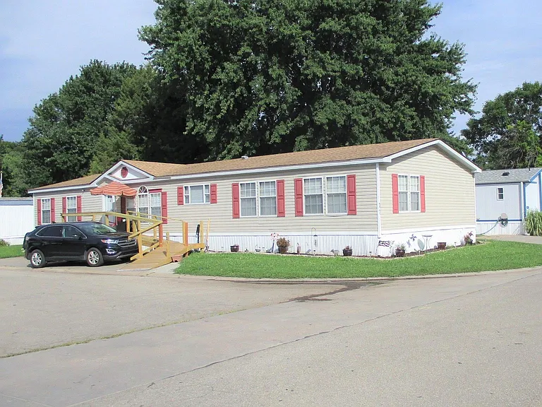 2500 Farm Bureau Rd — Photo 2