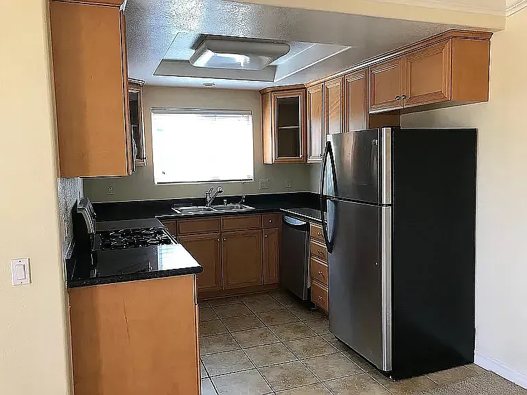 1 bed, 700 sqft, $2,300 — Photo 4