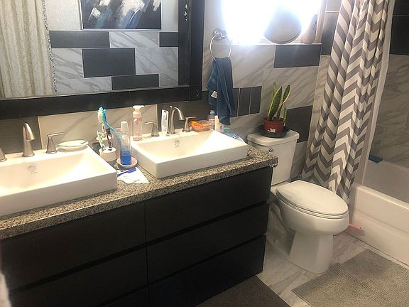masters bedroom bathroom
