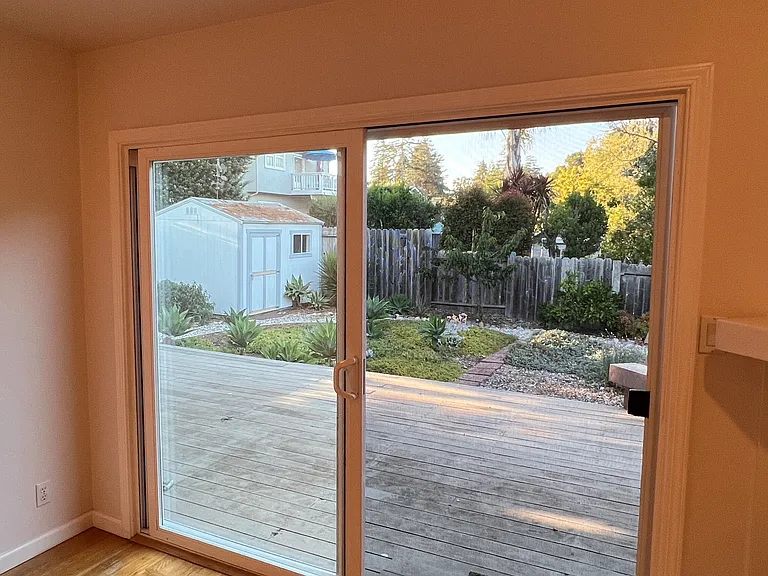 310 Alma Ln — Photo 19