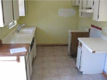 3rd image of 472 Rainbow Dr