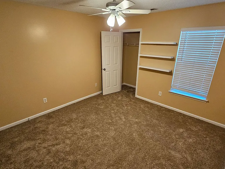573 Corbin St — Photo 8