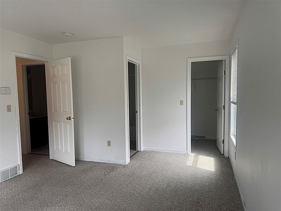 5th image of 2215 Holland St