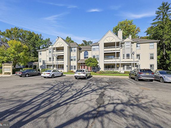 3rd image of 114 Cascade Ct APT 2
