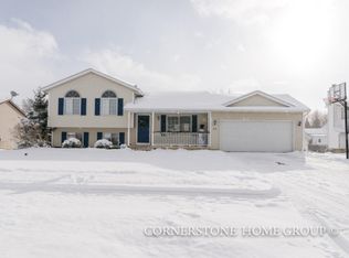 466 Sunbrook St SE, Grand Rapids, MI 49508