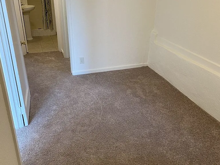 1 BR, 1 Bath, 690 sq. ft. Victorian Unit - Close to Ferry Terminal — Photo 10