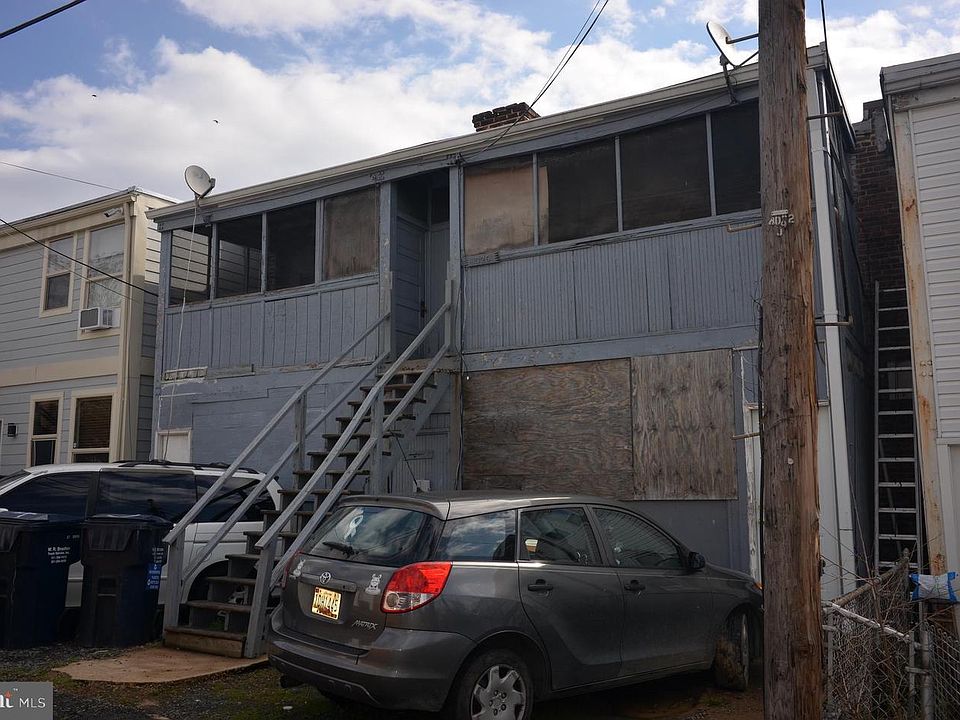 Building Photo 4