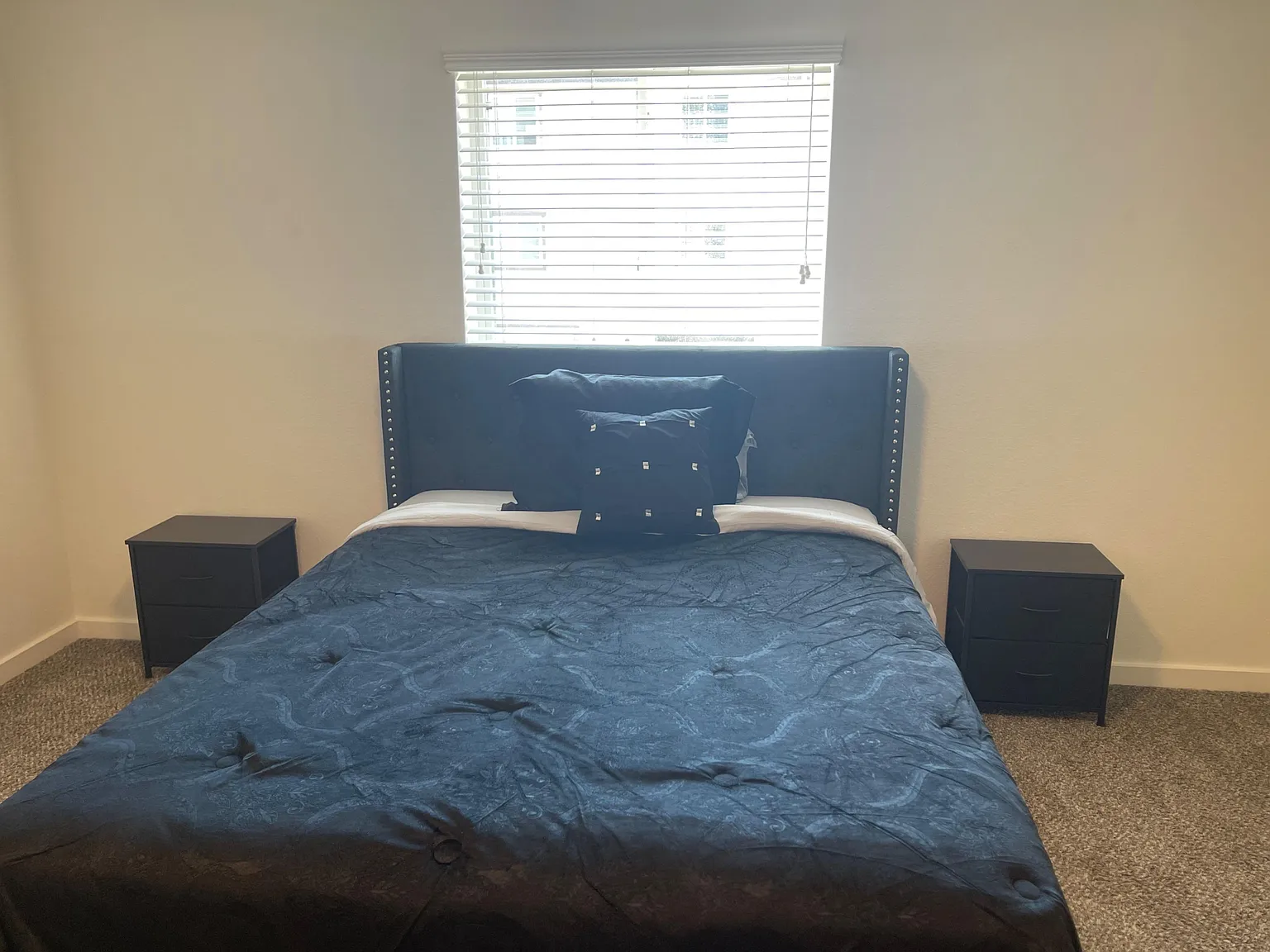 3 bed, 2.5 bath, 1688 sqft, $1,390 — Photo 2