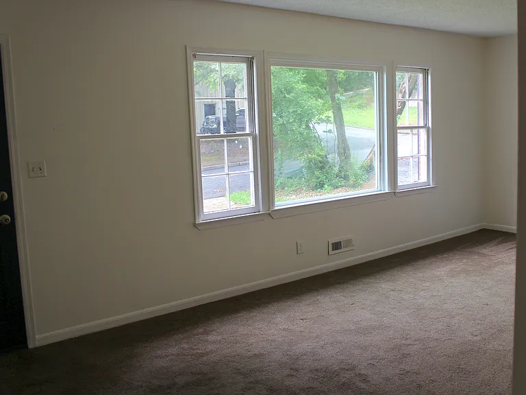 1540 Rosewood Cir — Photo 9