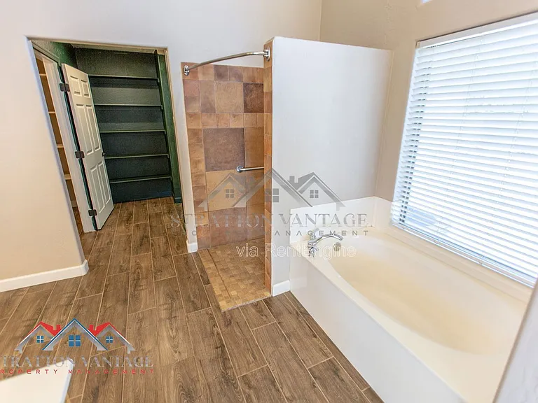 38414 N 12th St — Photo 59