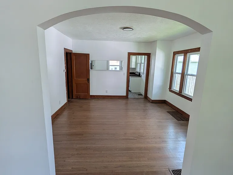 305 N Belmont Ave — Photo 9