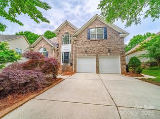 404 Basingdon Ct, Waxhaw, NC 28173