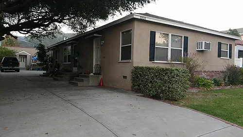 1901 E Chevy Chase Dr #A Photo 1