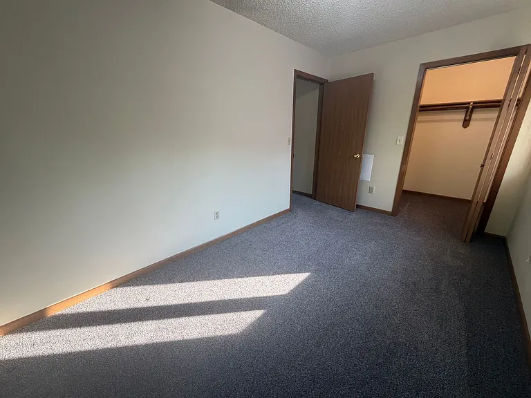 942 Elmwood Ave — Photo 10
