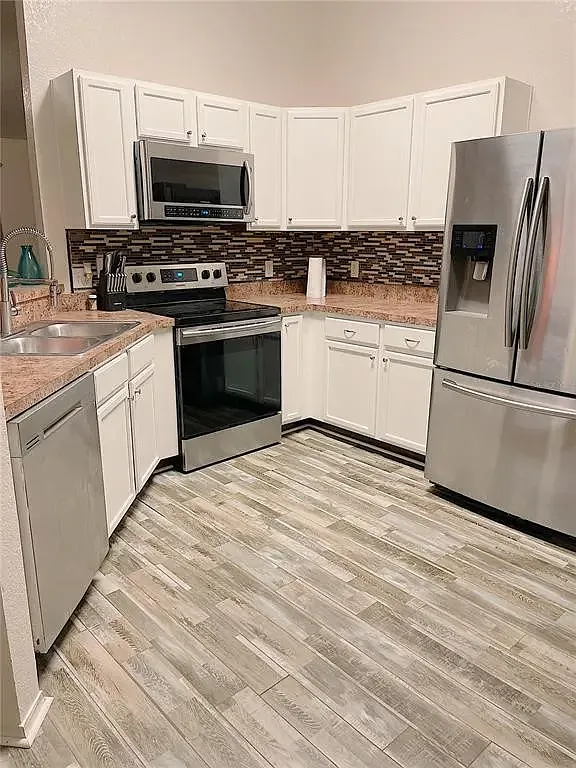 3 bed, 1393 sqft, $2,100 — Photo 4