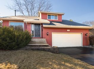 13644 Upper Elkwood Ct, Apple Valley, MN 55124